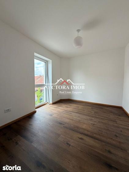 Casă cu 5 camere cu Teren 500 Mp în Sântandrei