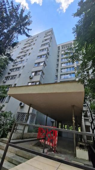Garsonieră semidecomandată în Titan