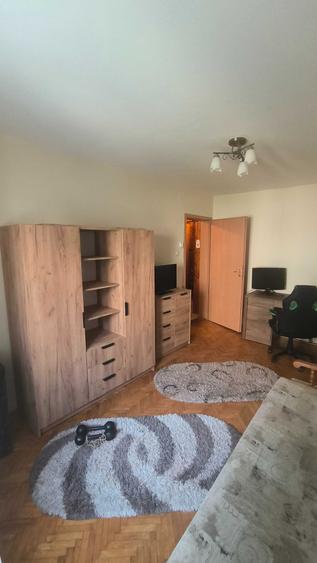 Apartament cu 3 camere decomandat în Grigorescu