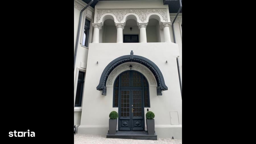 Casă cu 6 camere cu Teren 474 Mp în Romană