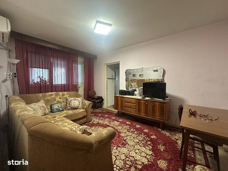 Apartament cu 3 camere semidecomandat în Malu Roșu