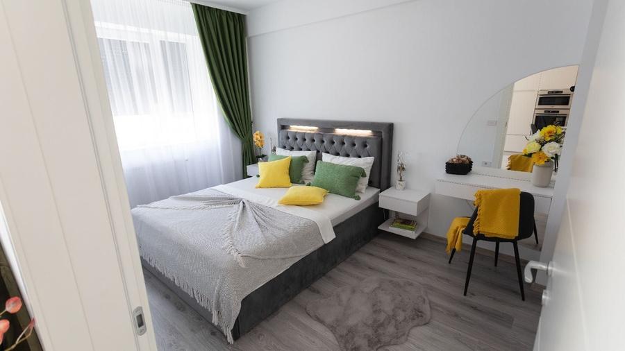 Apartament cu 2 camere decomandat în Exterior Vest