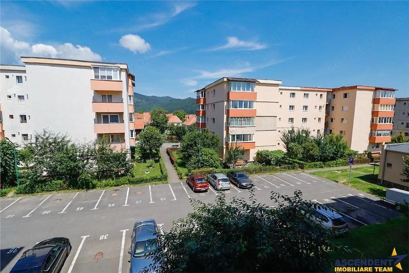 Apartament cu 2 camere decomandat în Est
