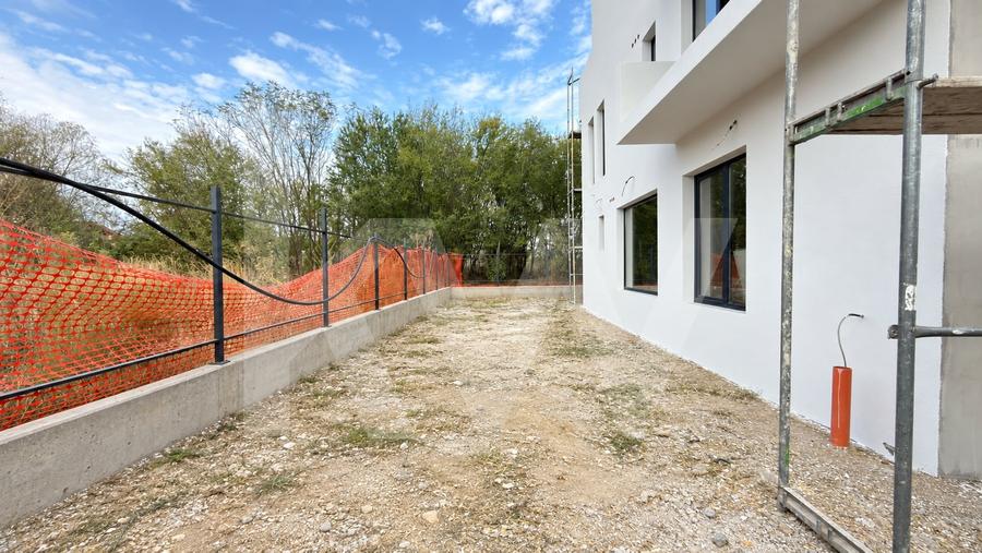 Penthouse cu 4 camere decomandat în Arhitecților - Calea Cisnădiei