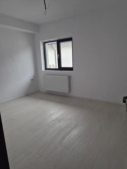 Duplex cu 5 camere cu Canalizare în Haliu