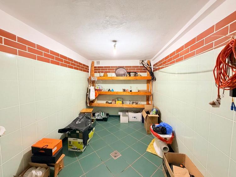 Casă individuală cu 4 camere cu Canalizare în Bucium