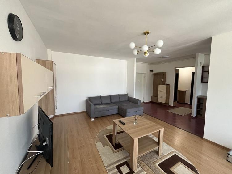 Apartament cu 2 camere decomandat, mobilat în Central