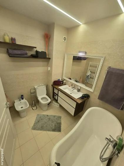 Apartament cu 3 camere decomandat în Central