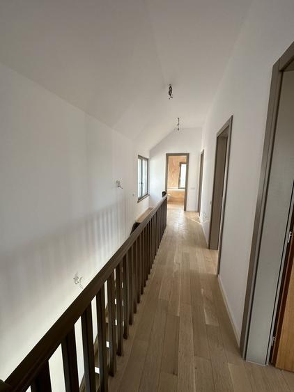 Duplex cu 5 camere cu Canalizare în Exterior Nord