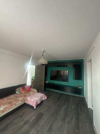 Apartament cu 2 camere semidecomandat în Exterior Vest
