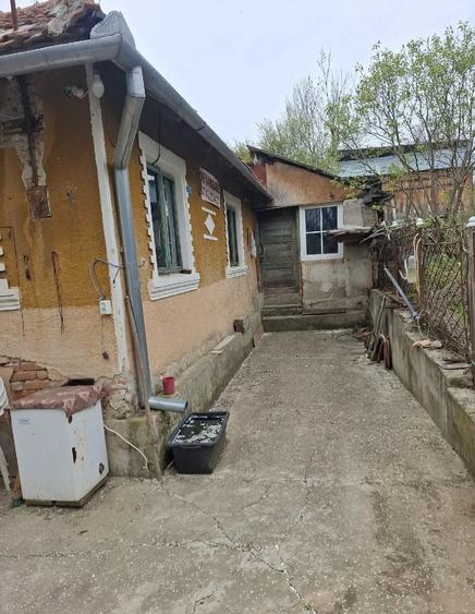 Casă cu 4 camere cu Teren 35000 Mp în Nadanova