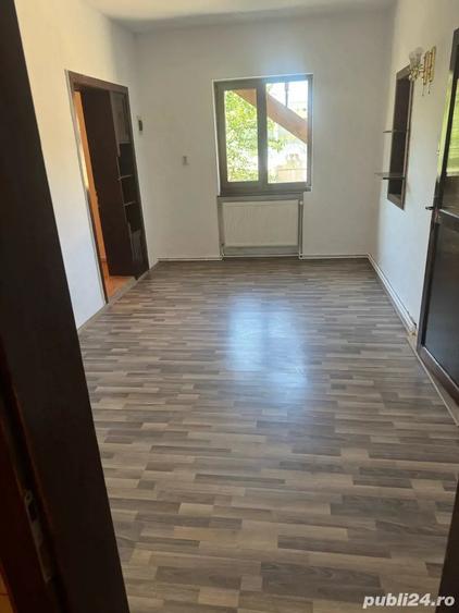 Casă cu 5 camere în Lidia