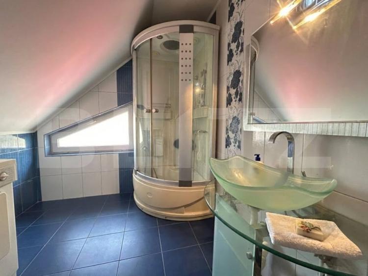 Casă individuală cu 5 camere cu Canalizare în Bălcescu