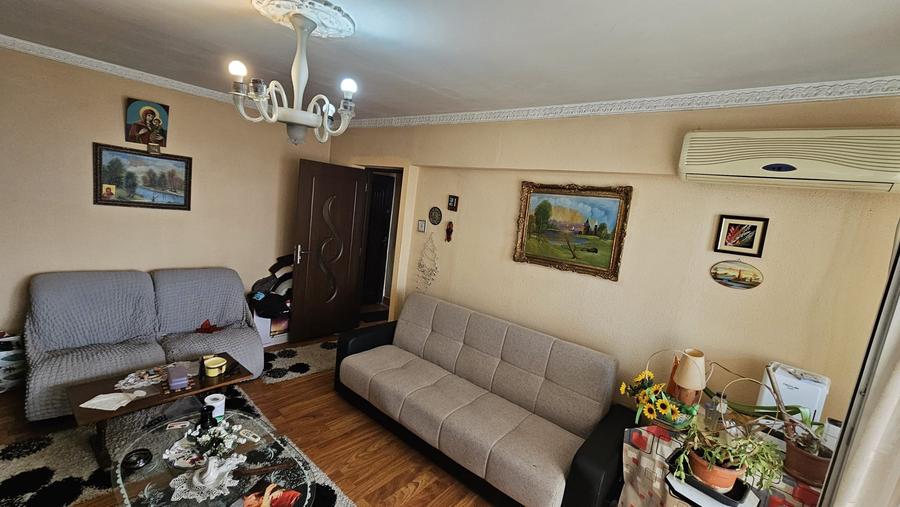 Apartament cu 2 camere decomandat în B-dul București