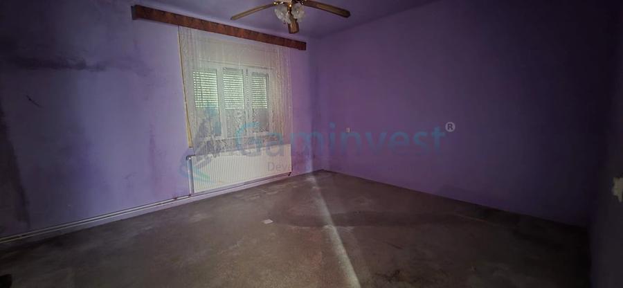 Casă individuală cu 6 camere cu Canalizare în Cantemir