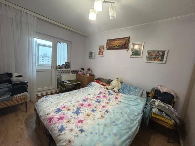Apartament cu 3 camere decomandat în Siderurgiștilor