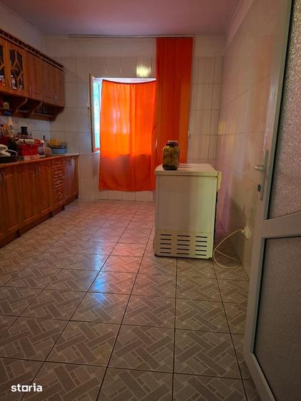 Casă cu 5 camere cu Teren 1133 Mp în Pecineaga
