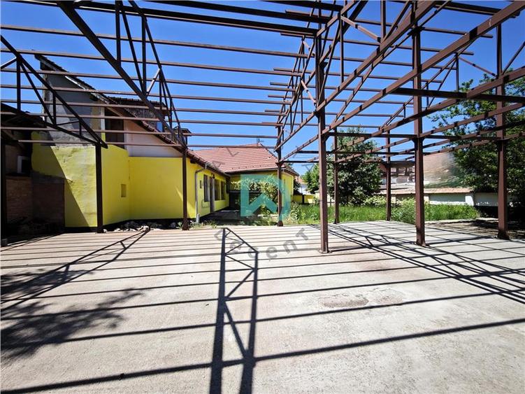 Casă individuală cu 4 camere cu Canalizare în Cristian