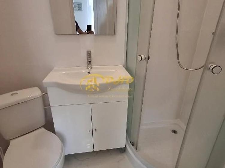 Garsonieră decomandată în Podul de Fier
