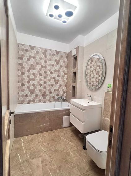 Apartament cu 3 camere decomandat în Florești