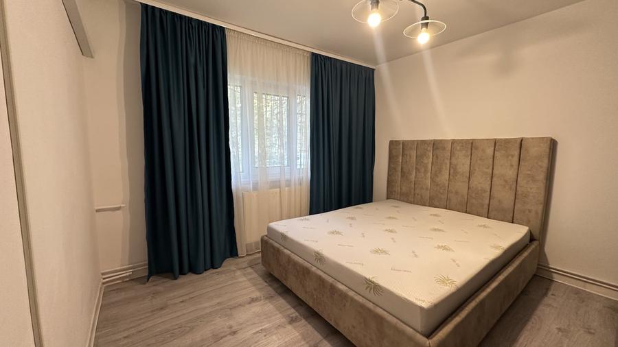 Apartament cu 2 camere decomandat, mobilat în Soarelui