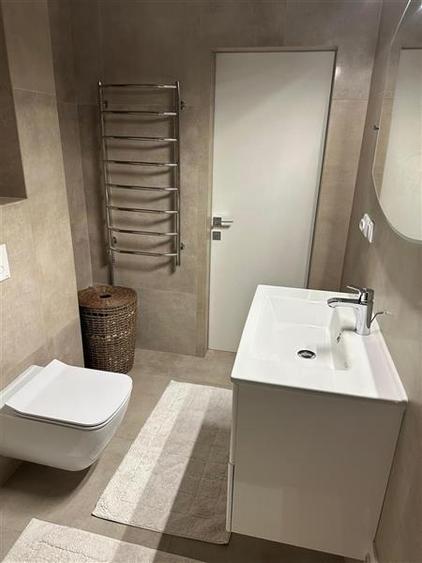 Apartament cu 4 camere decomandat, mobilat în Aeroport