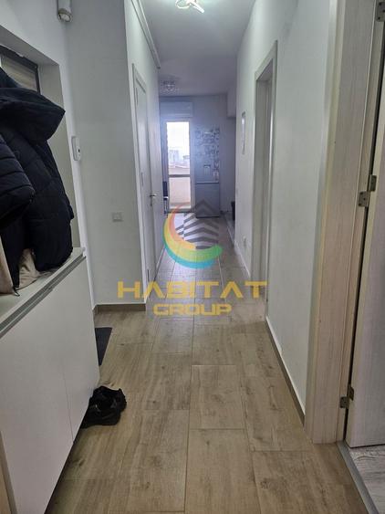 Apartament cu 3 camere semidecomandat, mobilat în Metalurgiei