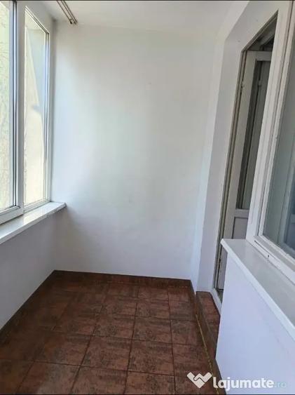 Apartament cu 3 camere decomandat în George Enescu