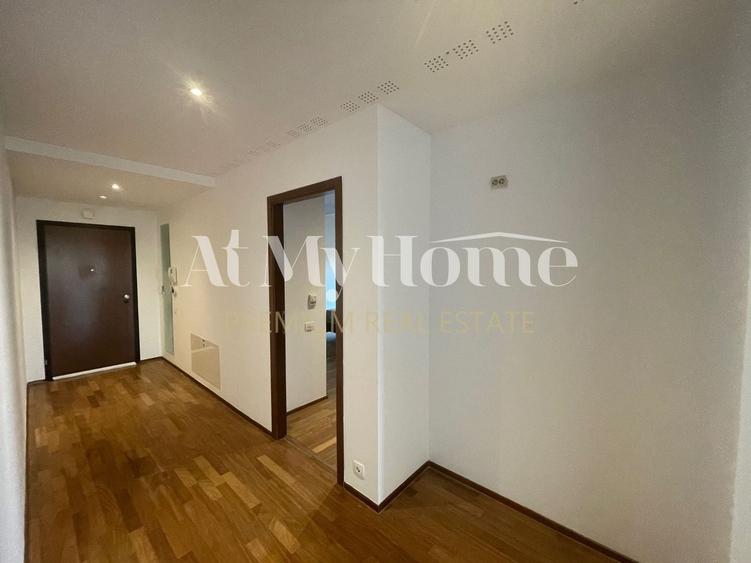 Apartament cu 4 camere decomandat, mobilat în Băneasa