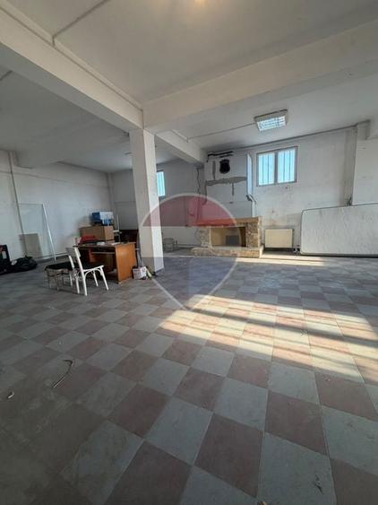 Casă individuală cu 10 camere cu Teren 1109 Mp în Bariera Vâlcii