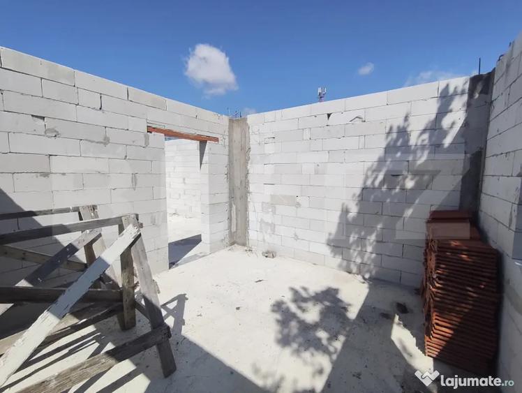 Casă cu 3 camere cu Teren 630 Mp în Leș