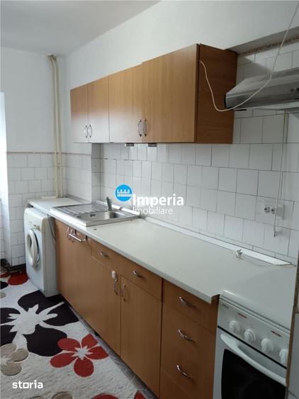 Apartament cu 3 camere decomandat în Gară