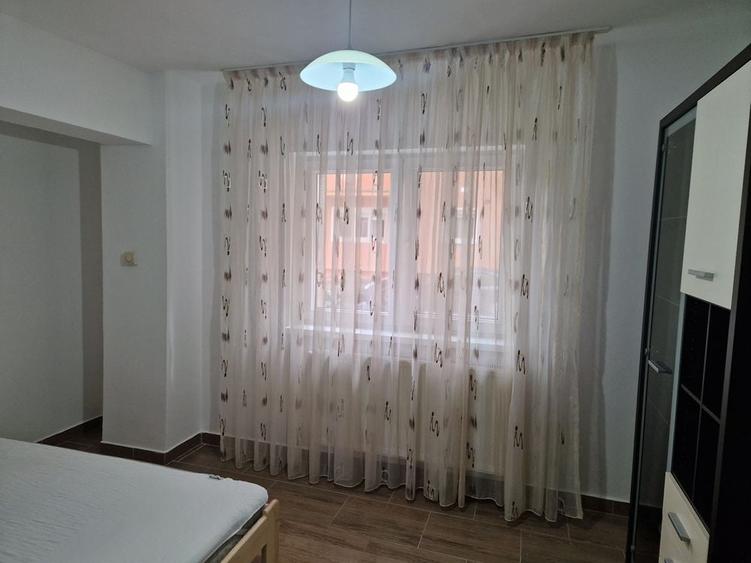 Garsonieră decomandată în Central
