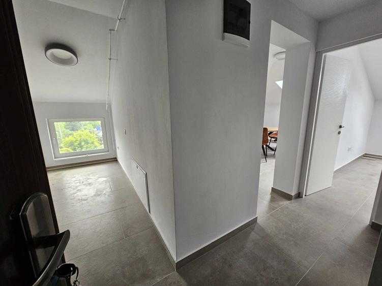 Apartament cu 2 camere decomandat în Firiza