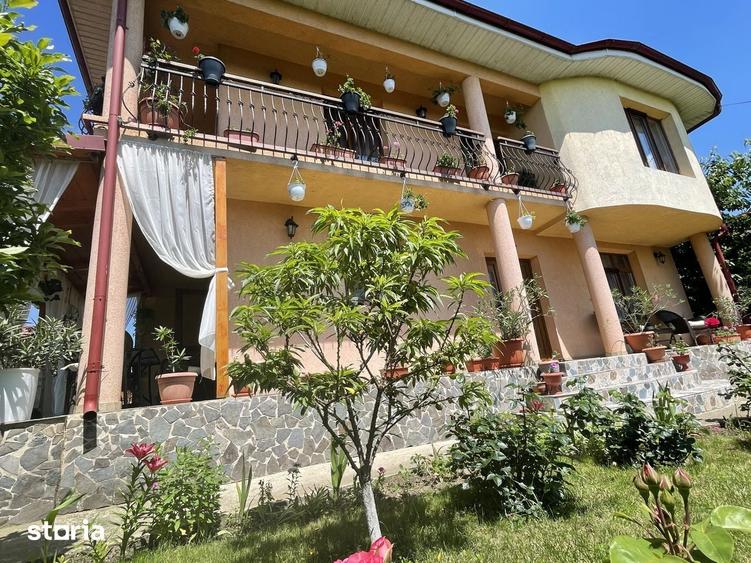 Casă cu 5 camere cu Teren 576 Mp în Central
