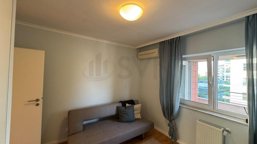 Apartament cu 3 camere decomandat în Lacul Tei