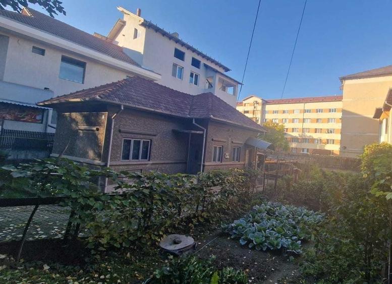 Casă cu 2 camere în Central