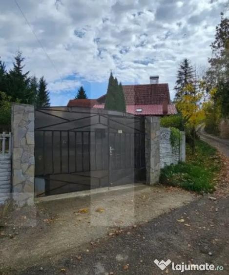 Casă cu 6 camere cu Teren 3000 Mp în Central