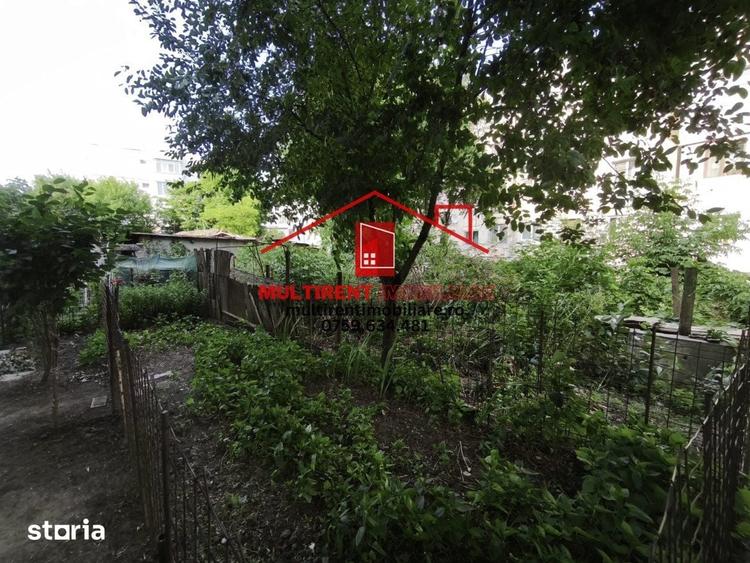 Teren de 827 mp, în Vest