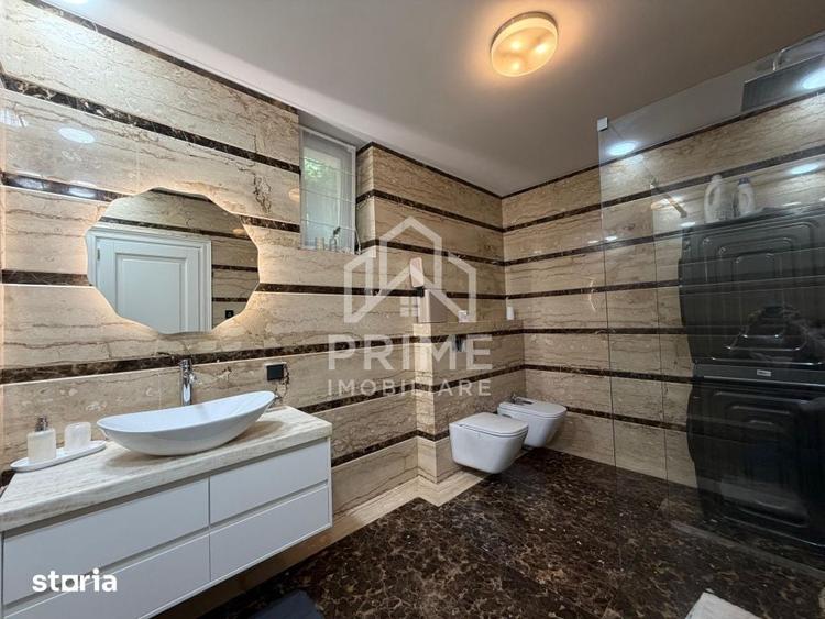 Casă cu 5 camere cu Teren 2950 Mp în Micești