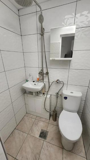 Garsonieră decomandată în Vest