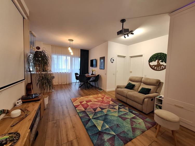 Apartament cu 3 camere semidecomandat, mobilat în Florești — fotografia 2