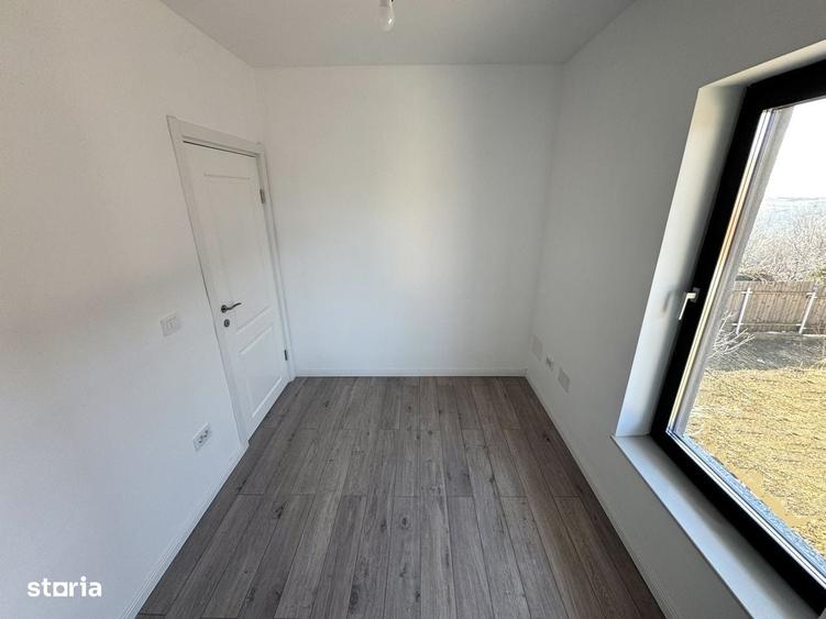 Casă cu 4 camere în Hlincea