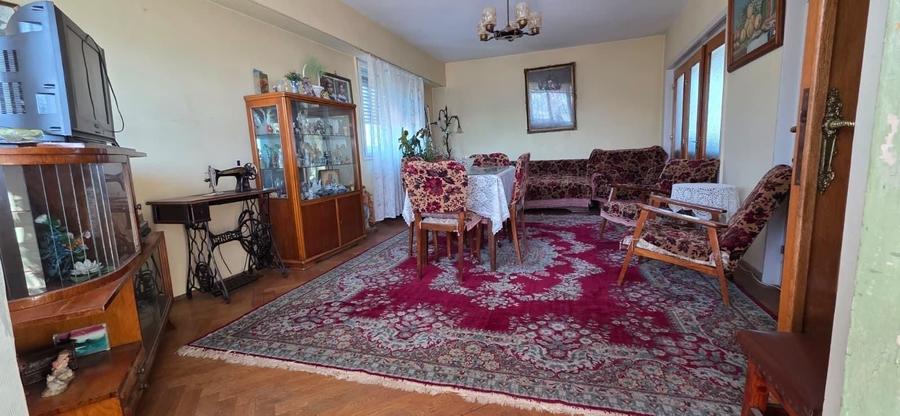 Apartament cu 3 camere decomandat în Cotroceni
