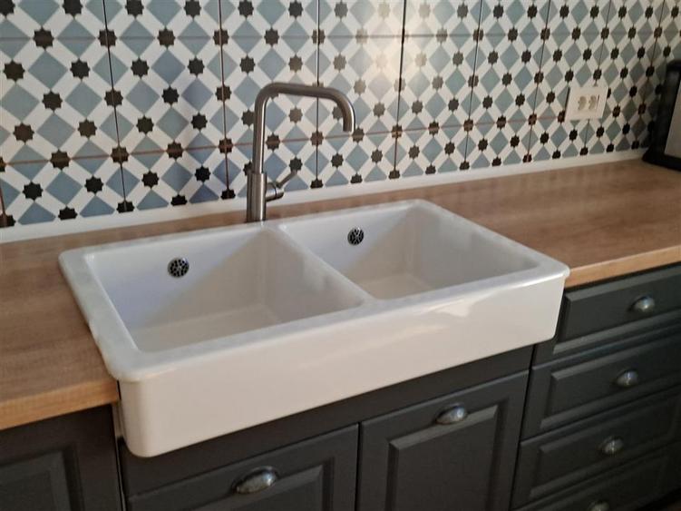 Casă cu 5 camere cu Canalizare în Valea Lupului