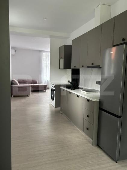Apartament cu 2 camere decomandat, mobilat în Ultracentral