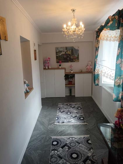 Casă cu 4 camere în Central