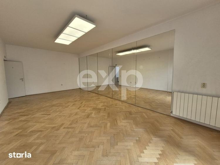Casă cu 10 camere decomandat cu Teren 158 Mp în Floreasca