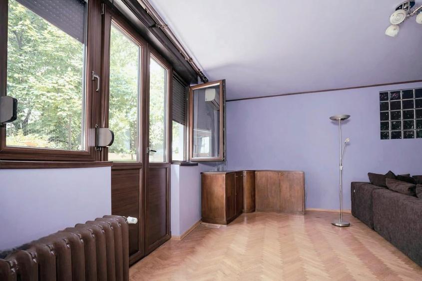 Apartament cu 4 camere circular în P-ța Romană