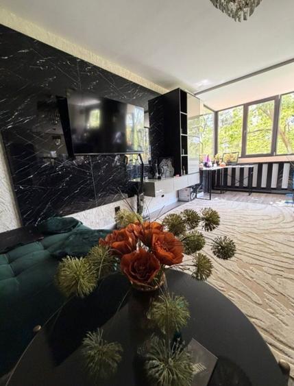 Apartament cu 2 camere decomandat în Calea București